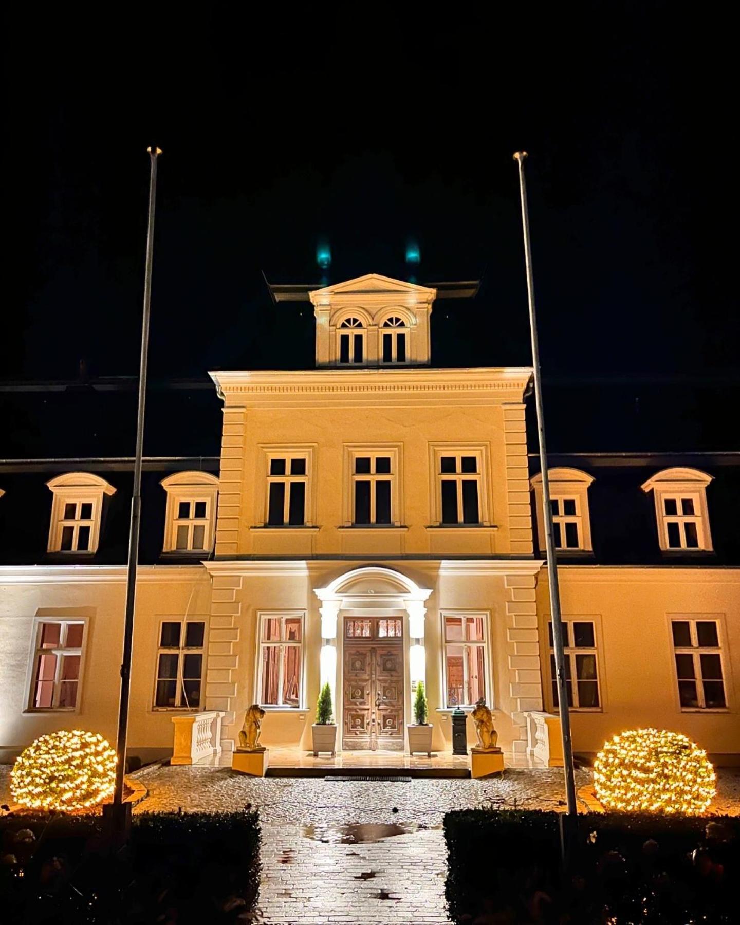 Hotel Thereset Schloss Groß Plasten Exterior foto