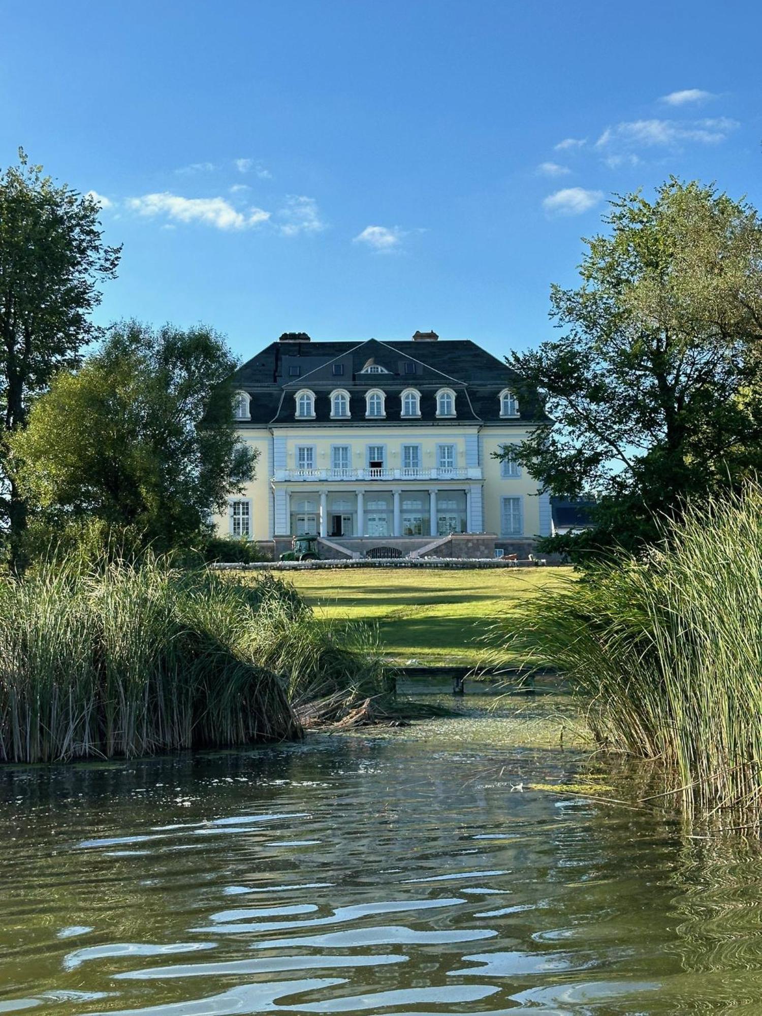 Hotel Thereset Schloss Groß Plasten Exterior foto